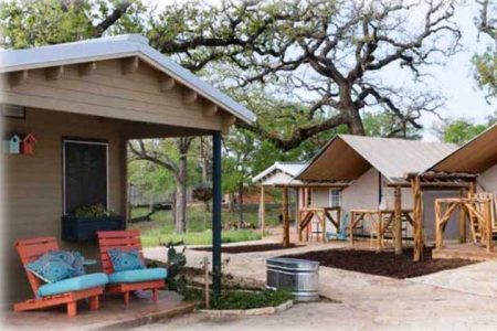 Casas foram construídas no prazo de seis horas