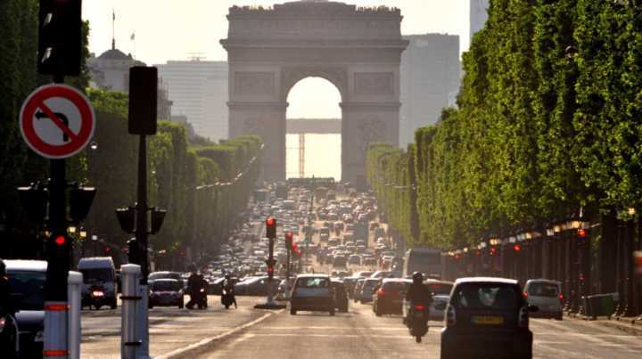 Para combater a poluição, carros à diesel serão banidos dos centros das cidades
