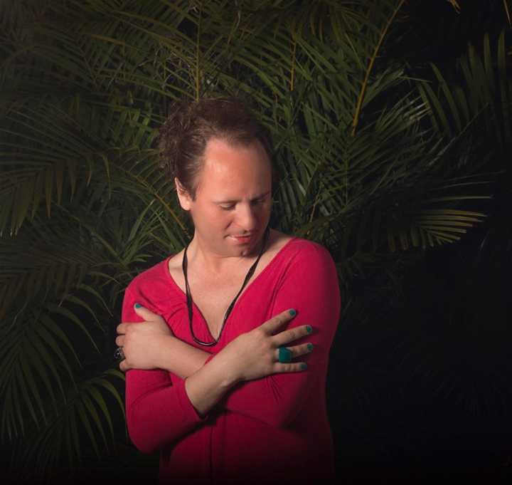 Dodi Leal, artista e educadora, impedida de voar por ser transgênera