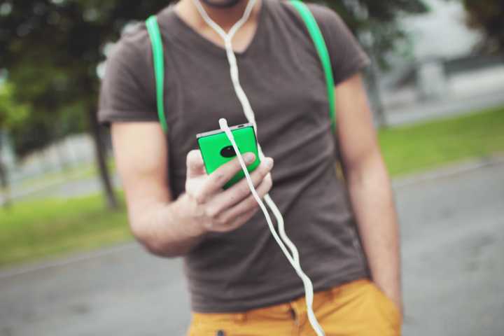 3 aplicativos para ouvir música de graça e sem internet