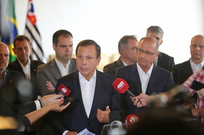 O prefeito João Doria e o governador Alckmin após reunião