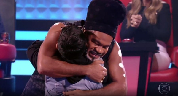 Carlinhos Brown se emociona com interpretação de “Ben” no The Voice Kids