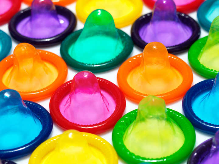 Retirar preservativo sem avisar a parceira é abuso, decide juiz
