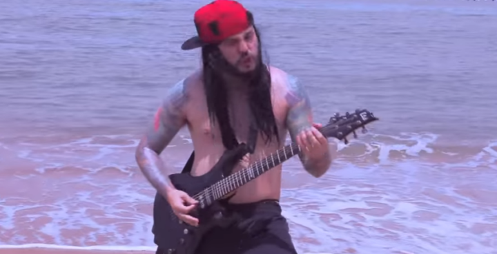 Calone Monteiro faz versões “heavy metal” de hits do verão