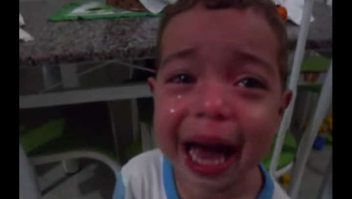 Vídeo dos gêmeos que “mataram a formiguinha” mudou a vida deles