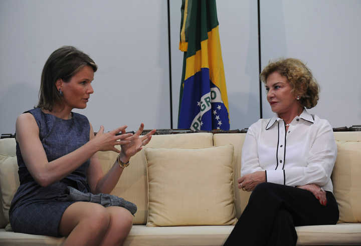 Marisa Letícia durante audiência com a princesa Matilde, da Bélgica