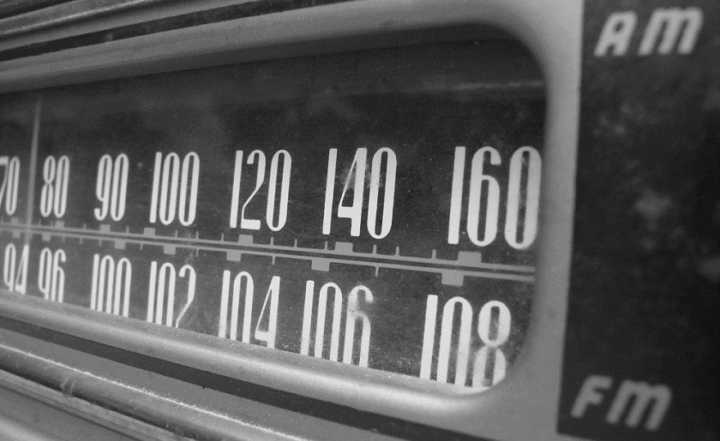 Sistema FM, que é usado por mais de 80 anos, começa a ser extinto no país.