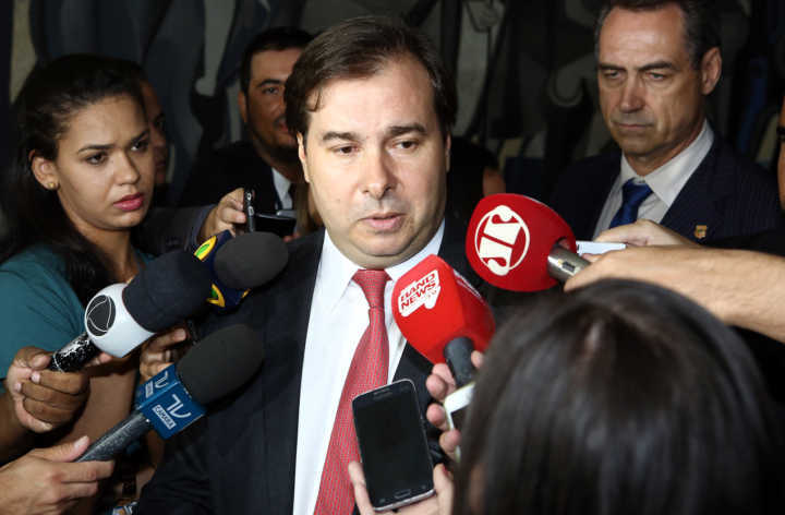 O presidente da Câmara, Rodrigo Maia, que pretende concorrer a reeleição