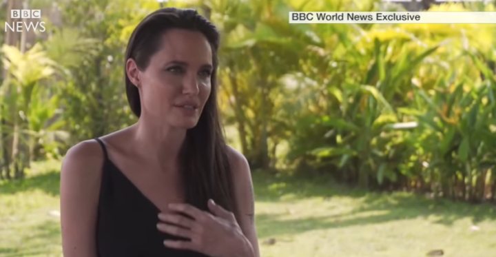 A BBC News, Angelina Jolie falou pela primeira vez sobre o divórcio com Brad Pitt