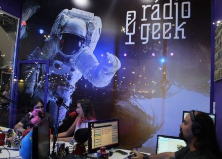 Ex-MTV Mari Moon dá entrevista na Rádio Geek