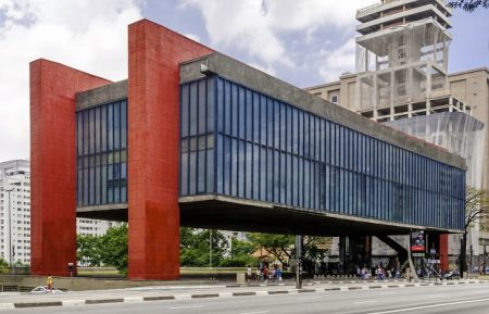 Inaugurado em 1947, Museu de Artes de São Paulo foi projetado pela arquiteta ítalo-brasileira Lina Bo Bardi