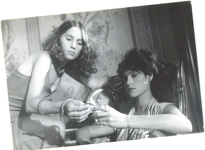 Nicole Puzzi e Christiane Torloni em cena de “Ariella”