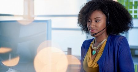 Call Center: mulheres representam cerca de 80% da mão de obra das empresas, segundo pesquisa da Associação Brasileira de Teleserviços (ABT).