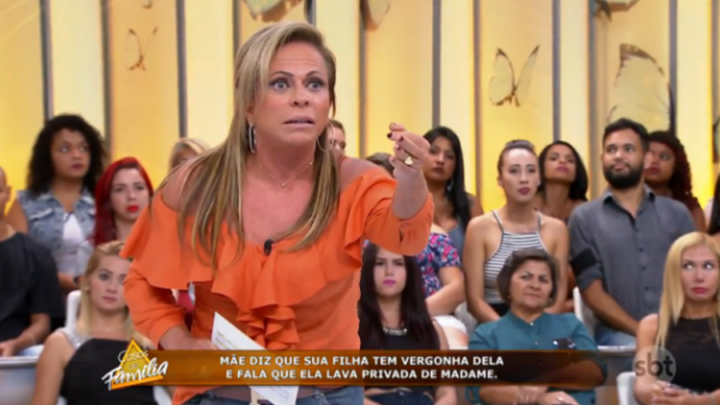 Chris Rocha se enfeza com participante do “Casos de Família” e a manda embora para casa