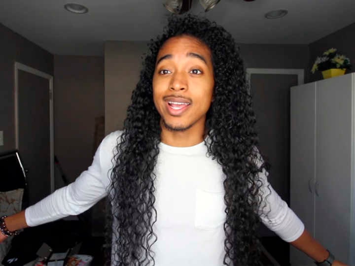 Gio tem os cachos mais mágicos que você verá hoje