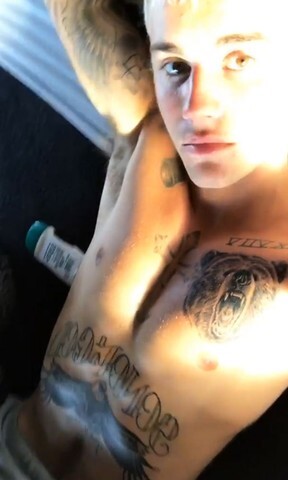 As novas tatuagens de Justin Bieber