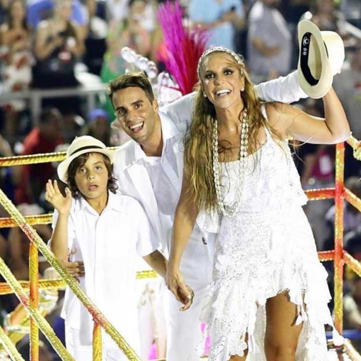 Ivete Sangalo e a família