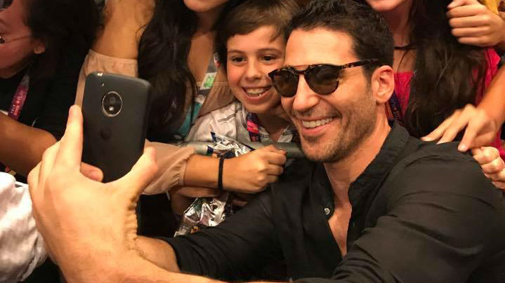 Miguel Silvestre foi um dos artistas mais empolgados na CCXP Tour: “Pedi para vir ao Brasil”.