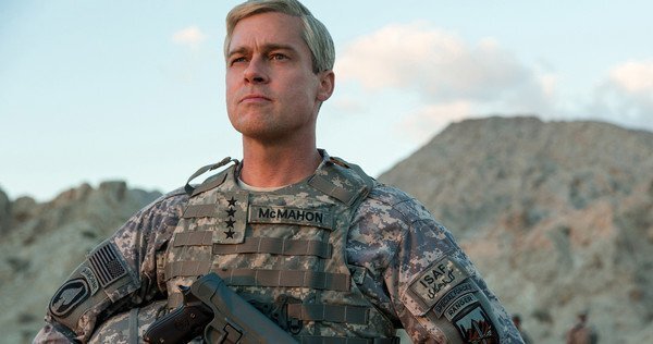 Brad Pitt na produção original “War Machine”.