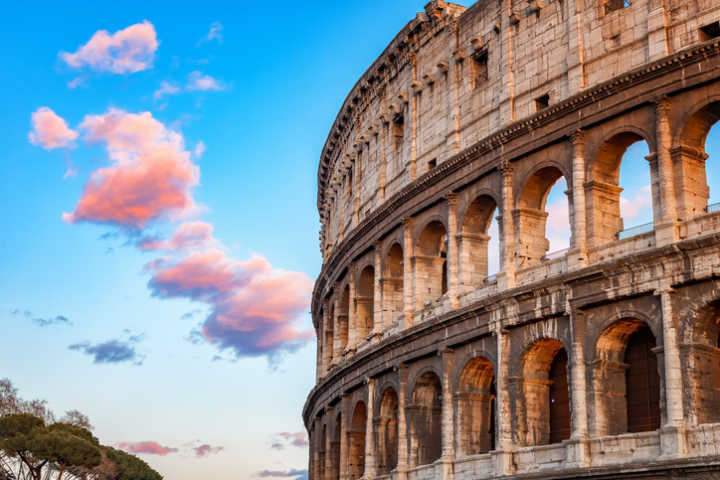 Que tal aprender italiano em um curso on-line e visitar o Coliseu de Roma falando o idioma local?