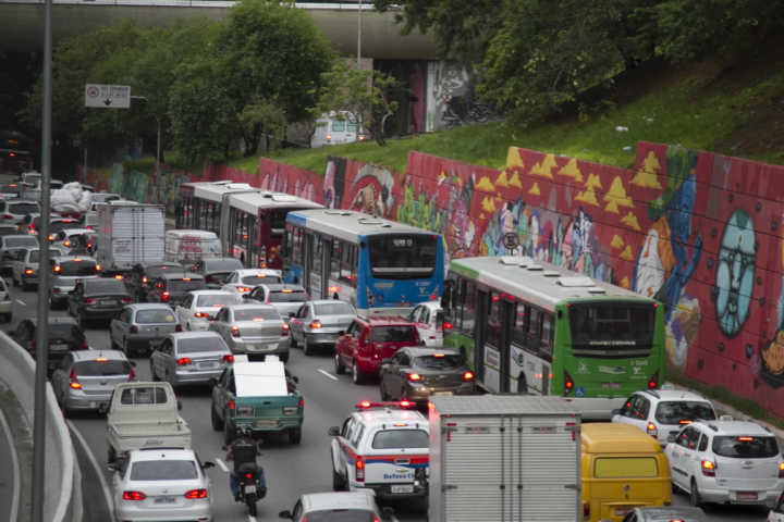 São Paulo registrou mais mortes em acidentes de trânsito em março deste ano do que no de 2016