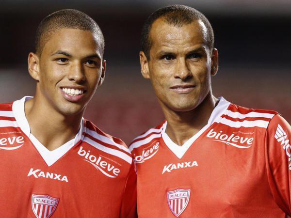 Rivaldo e Rivaldinho jogaram juntos pelo Mogi Mirim