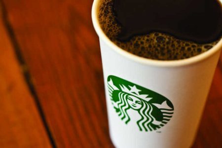 Rede Starbucks vai oferecer degustação de café gratuita