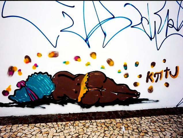 Os grafites da artista foram boicotados também em Saramandaia conhecida como uma das mais racistas e perigosa para as comunidades LGBTQ.