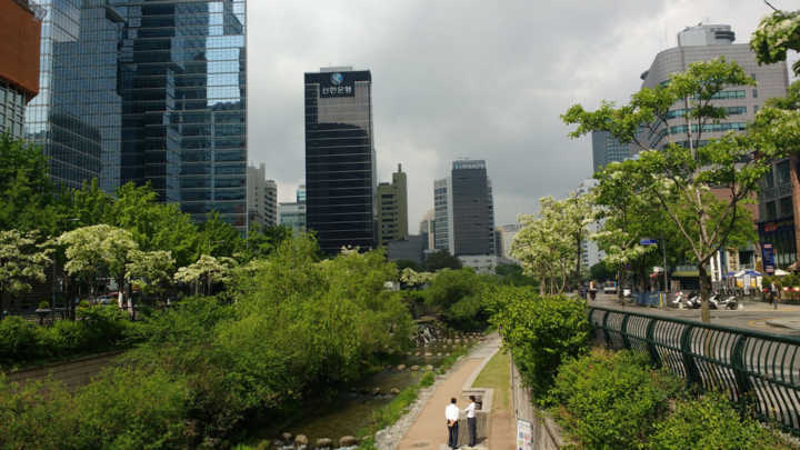 O Cheonggyecheon Stream é o maior parque urbano horizontal do planeta