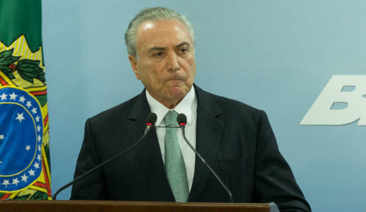 Durante pronunciamento oficial, Temer disse que vai pedir suspensão de inquérito ao STF até que gravação seja periciada