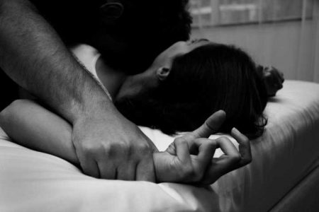 Brasileira denuncia caso de assédio sexual sofrido em hostel na Tailândia