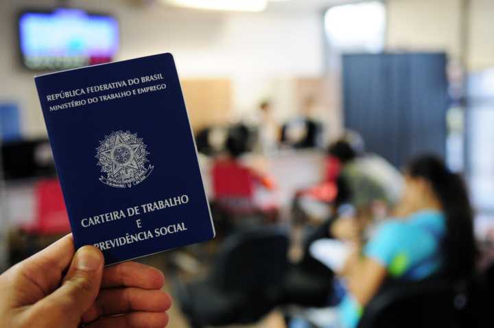 24,1% da força de trabalho brasileira estava desocupada ou subutilizada no início deste ano