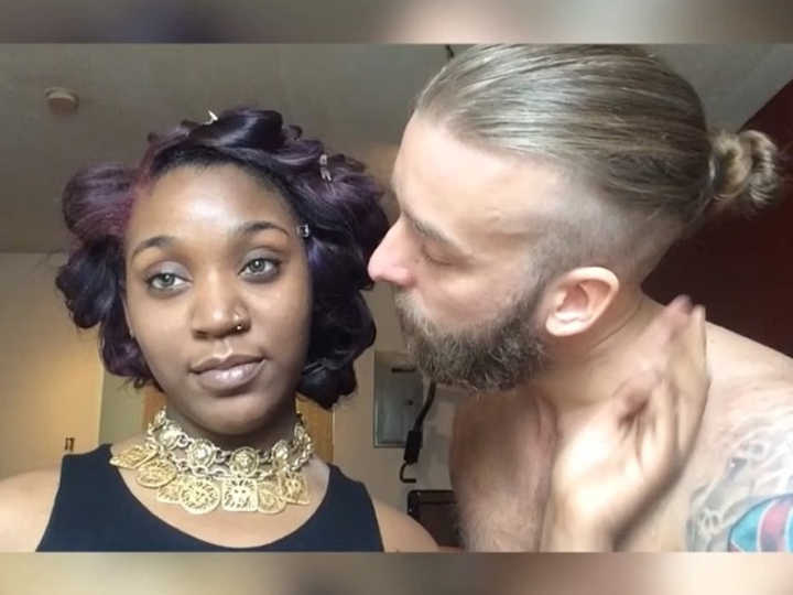 Curt Rendle arrasou fazendo a maquiagem de sua namorada, Jade Hydaria