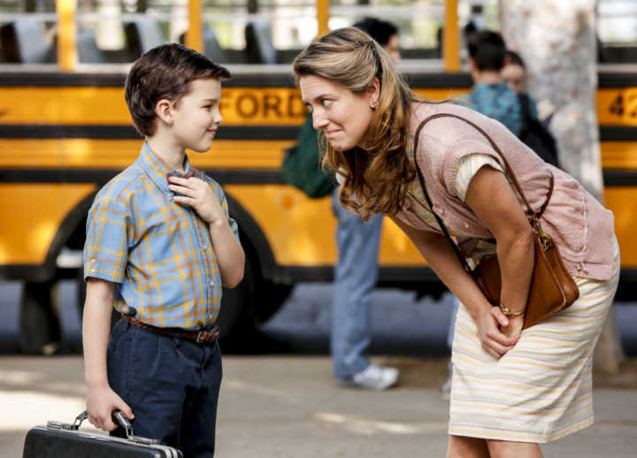 Iain Armitage aparece pela 1ª vez como Sheldon Cooper em “Young Sheldon”