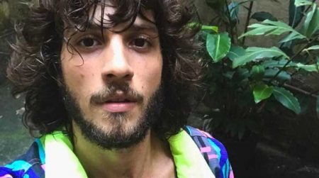 Chay Suede abandonou as longas madeixas