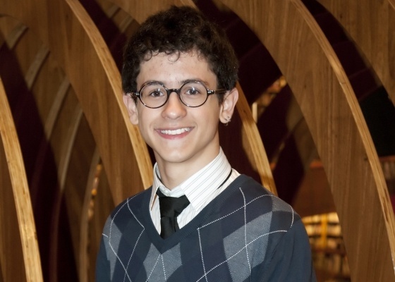 David Lucas, que fez a novela “Ti-ti-ti”, aparece totalmente diferente