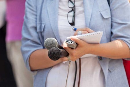 Além de jornalistas, profissionais de Rádio e TV também aparecem como piores profissões 
