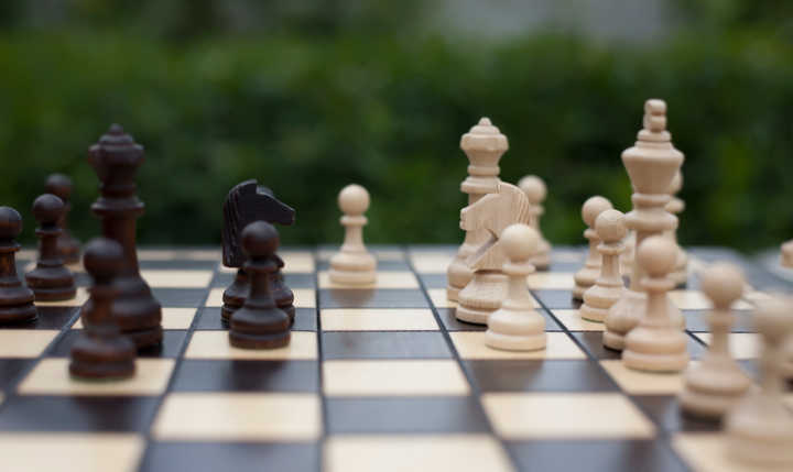 Os benefício de aprender a jogar xadrez