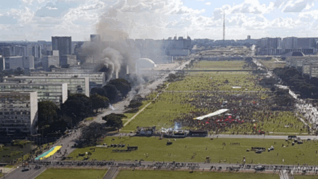 Cena dos protestos que Brasília nesta quarta-feira, 24