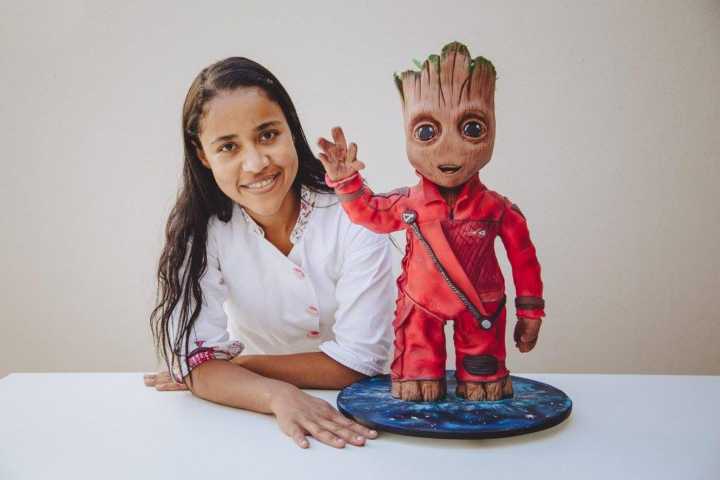 Nubia Moraes está fazendo sucesso com seus bolos esculpidos com temas da cultura pop.