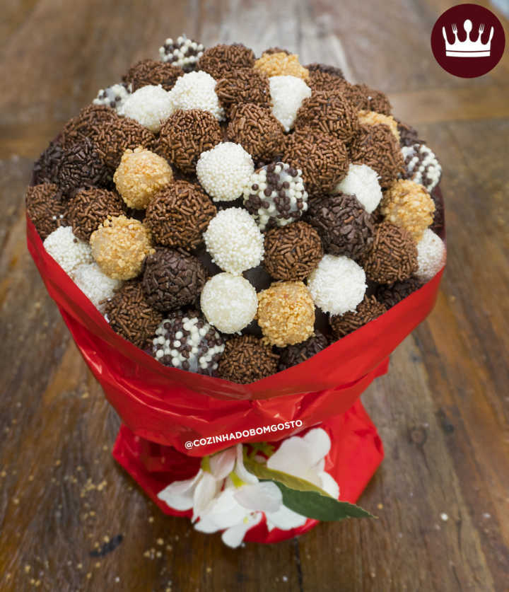 Clique na foto e confira como fazer o Buquê de Brigadeiro!