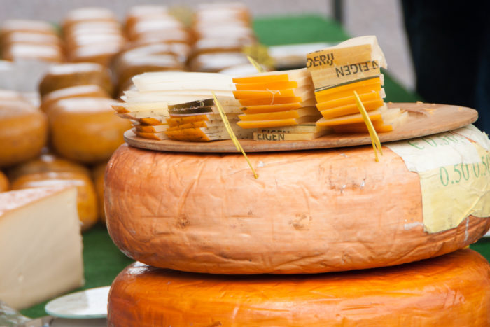 A Holanda produz anualmente cerca de 675 mil quilos de queijo