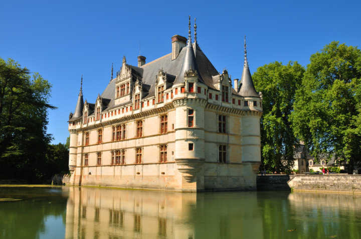 O Azay-le-Rideau, no Vale do Loire, é um dos castelos que podem ser visitados virtualmente
