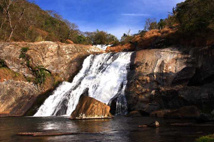 Vista da Cachoeira do Pimenta, em Cunha