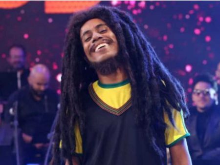 Ícaro Silva apresentou sua versão de “Redemption Song”, de Bob Marley