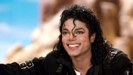 Michael Jackson passou por processo de castração química, segundo revelou seu médico