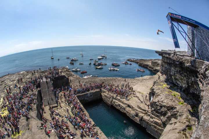 Inis Mór é a maior ilha de Aran Island e um dos lugares turísticos mais visitados da Irlanda