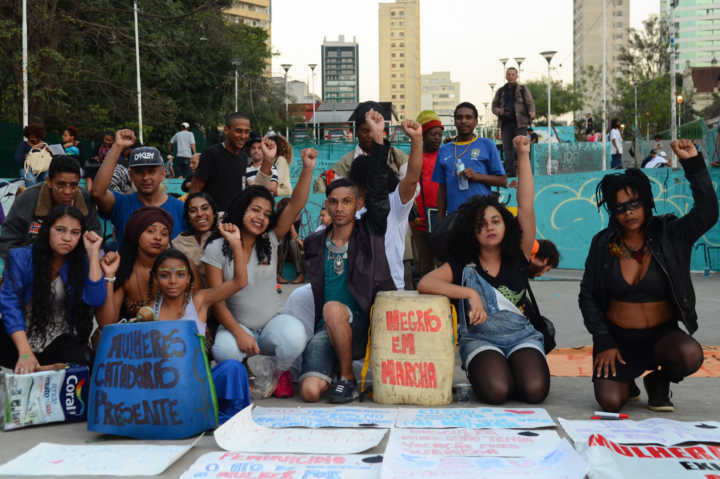 Concentração de ato organizado pela Marcha das Mulheres Negras contra o racismo, o machismo, o genocídio e a lesbofobia, na praça Roosevelt, região central da capital paulista em 2016.