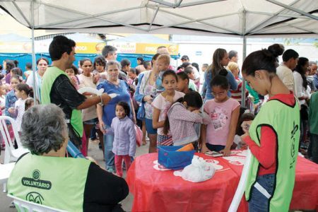 Comunidade Alba participa de ação social