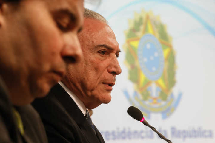 O presidente da Câmara, Rodrigo Maia, e o presidente Michel Temer durante reunião